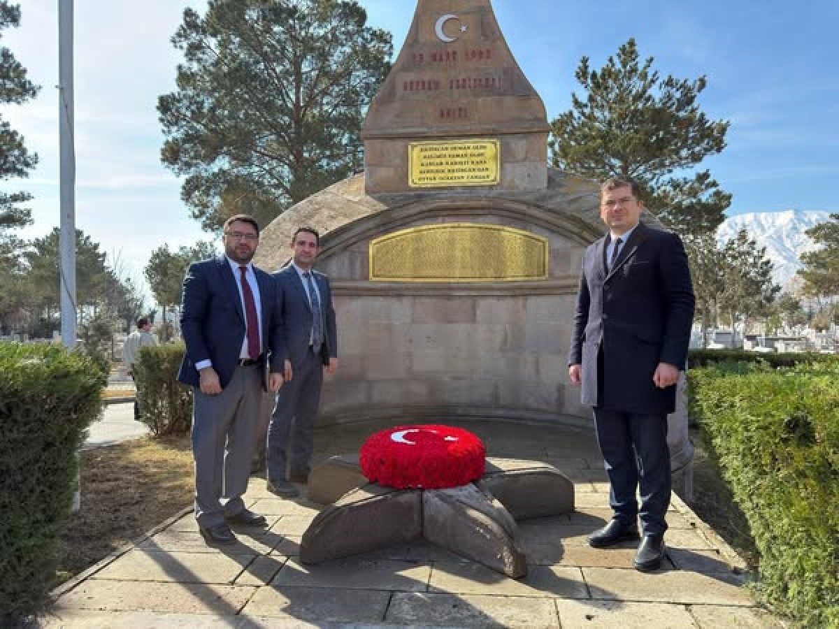 13 Mart 1992 Deprem Şehitleri dualarla anıldı.
