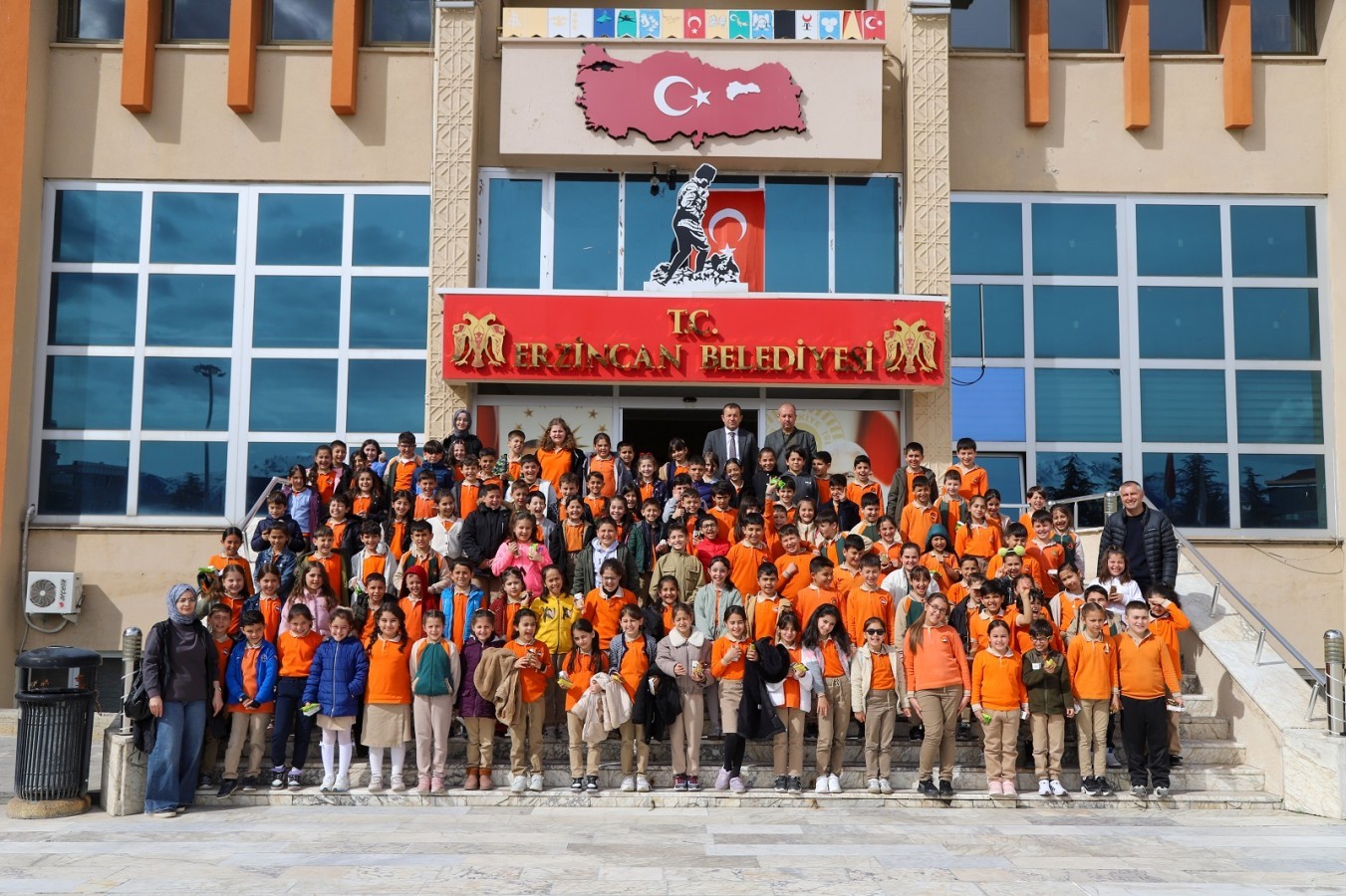 Bahçelievler İlkokulu Öğrencilerinden Belediyemize Ziyaret