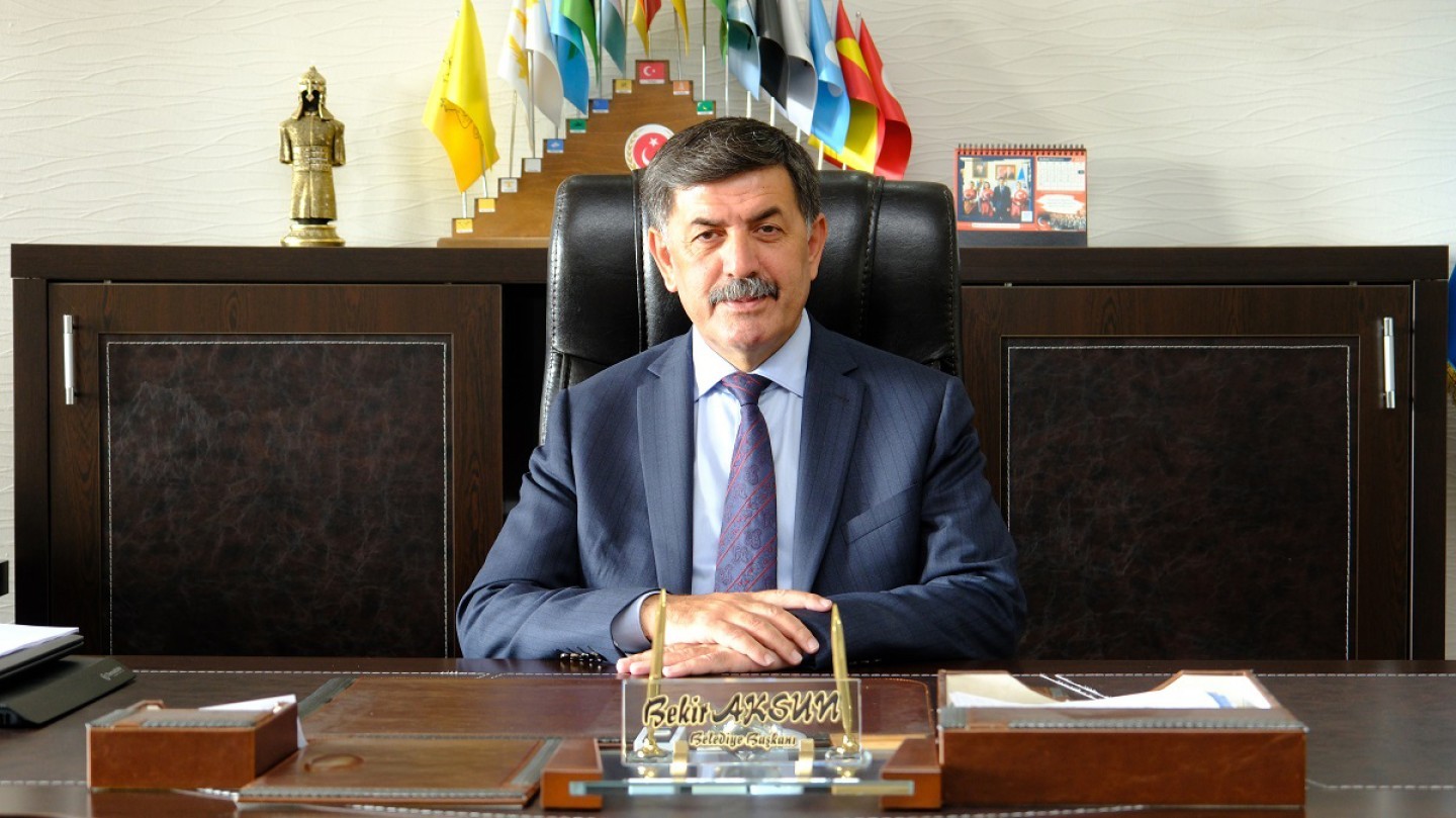 Belediye Başkanımız Bekir Aksun’un 1 Mayıs Emek ve Dayanışma Günü Mesajı.