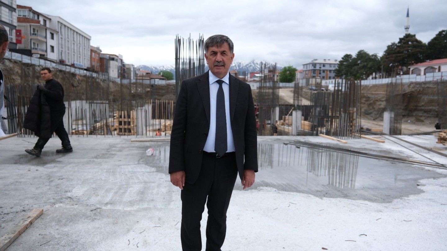 Merkez Çarşısı’nda inşaat çalışmaları devam ediyor