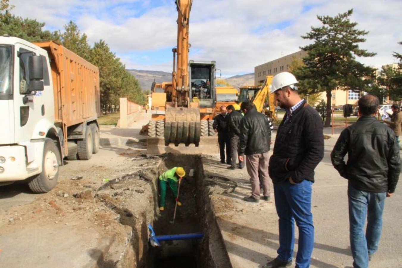 20 KM’LİK KANALİZASYON HATTI ÇALIŞMALARINA BAŞLANDI.