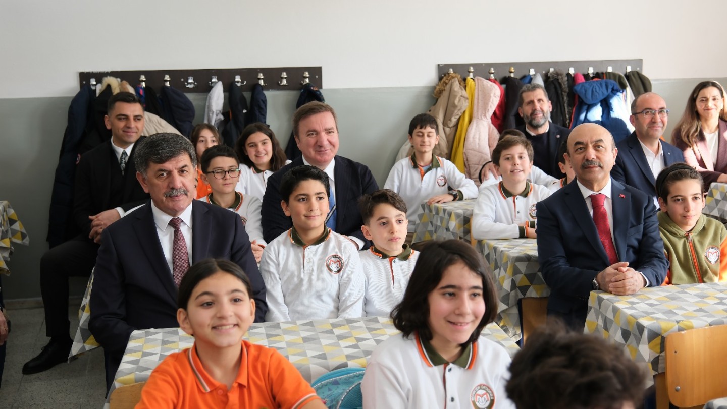 2024-2025 Eğitim-Öğretim yılı, yarıyıl tatili için karne dağıtım töreni düzenlendi.