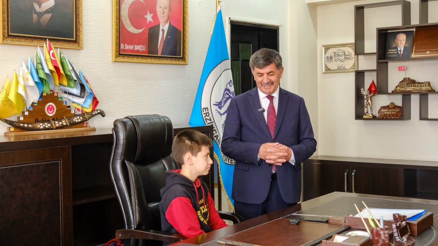 23 Nisan’da, Öğrencilerden Belediye Başkanımız Sayın Bekir Aksun’a ziyaret