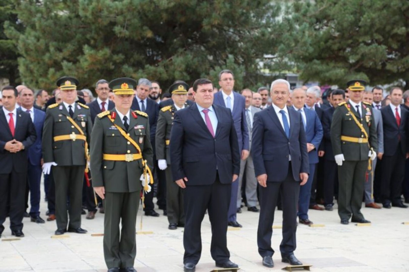 29 EKİM CUMHURİYET BAYRAMI KUTLAMALARI ERZİNCAN'DA TÖRENLERLE BAŞLADI
