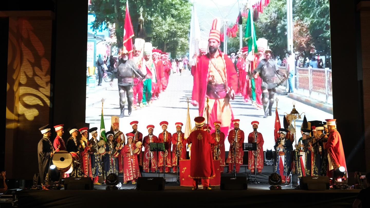 30 Ağustos Zafer Bayramı coşkusunu, Belediyemizin Mehteran ekibinin verdiği konserle yaşadık.