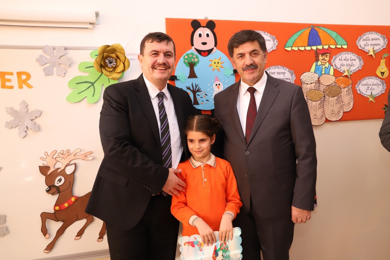 40 Bin 915 öğrenci Karnelerini Aldı