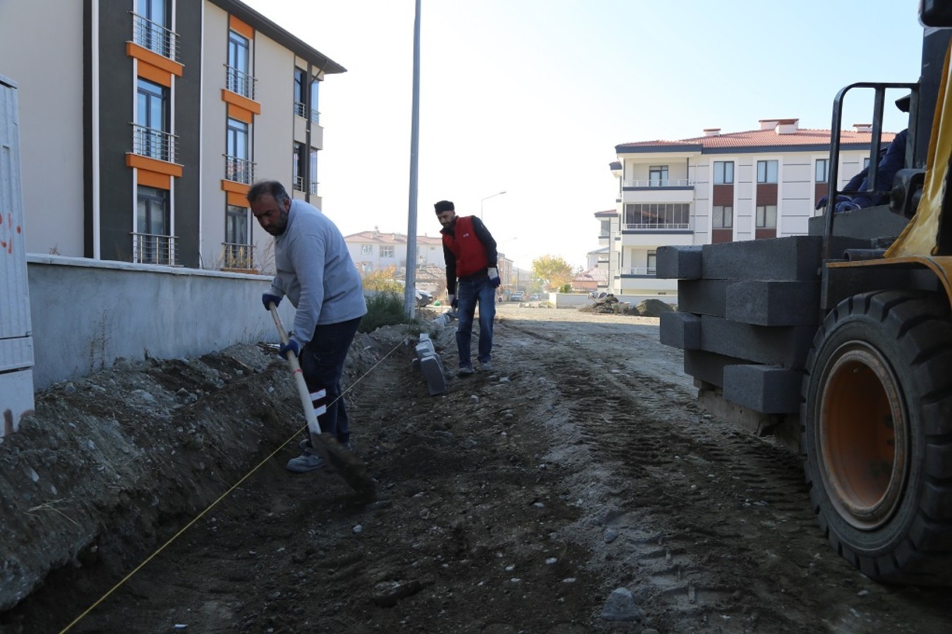Alt yapı ve üst yapı çalışmalarımız devam ediyor