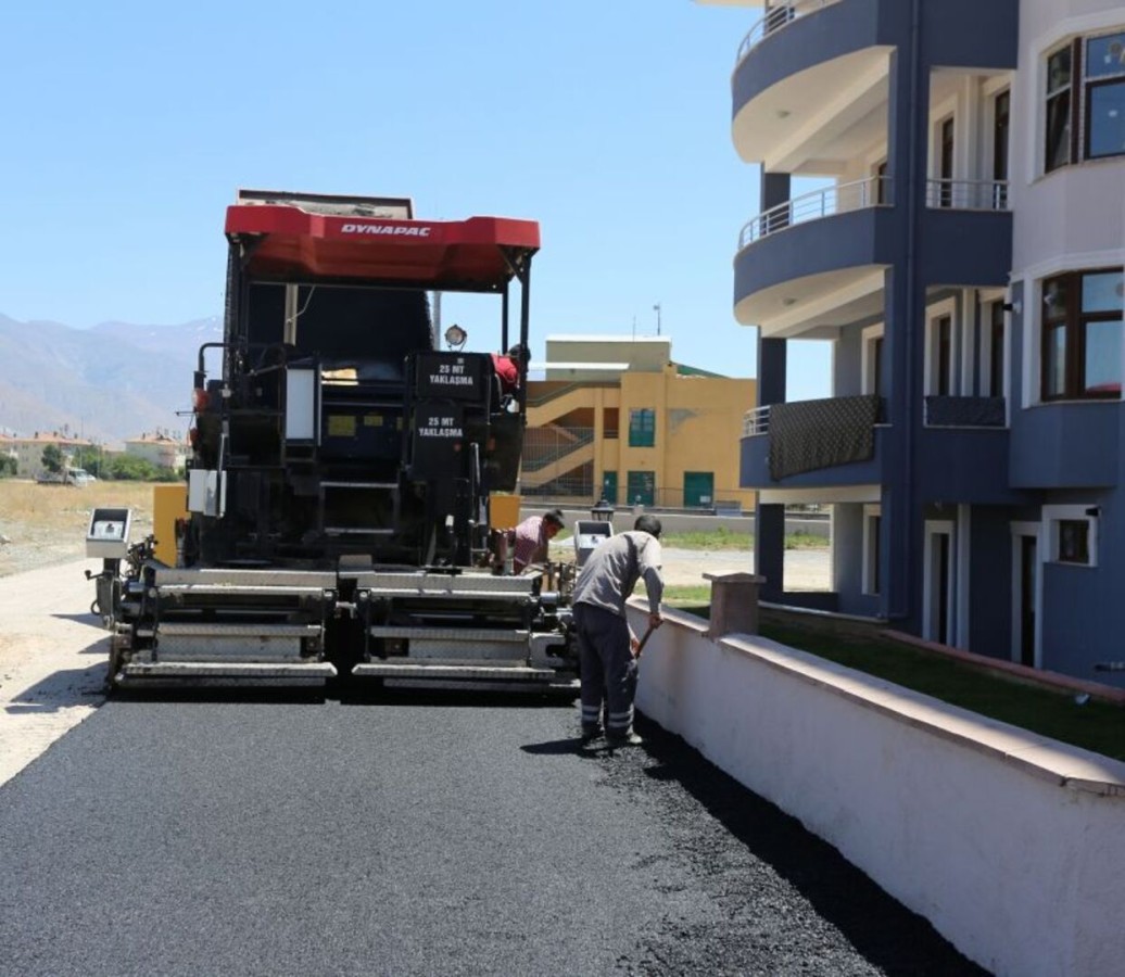 Asfalt Hız Kesmiyor