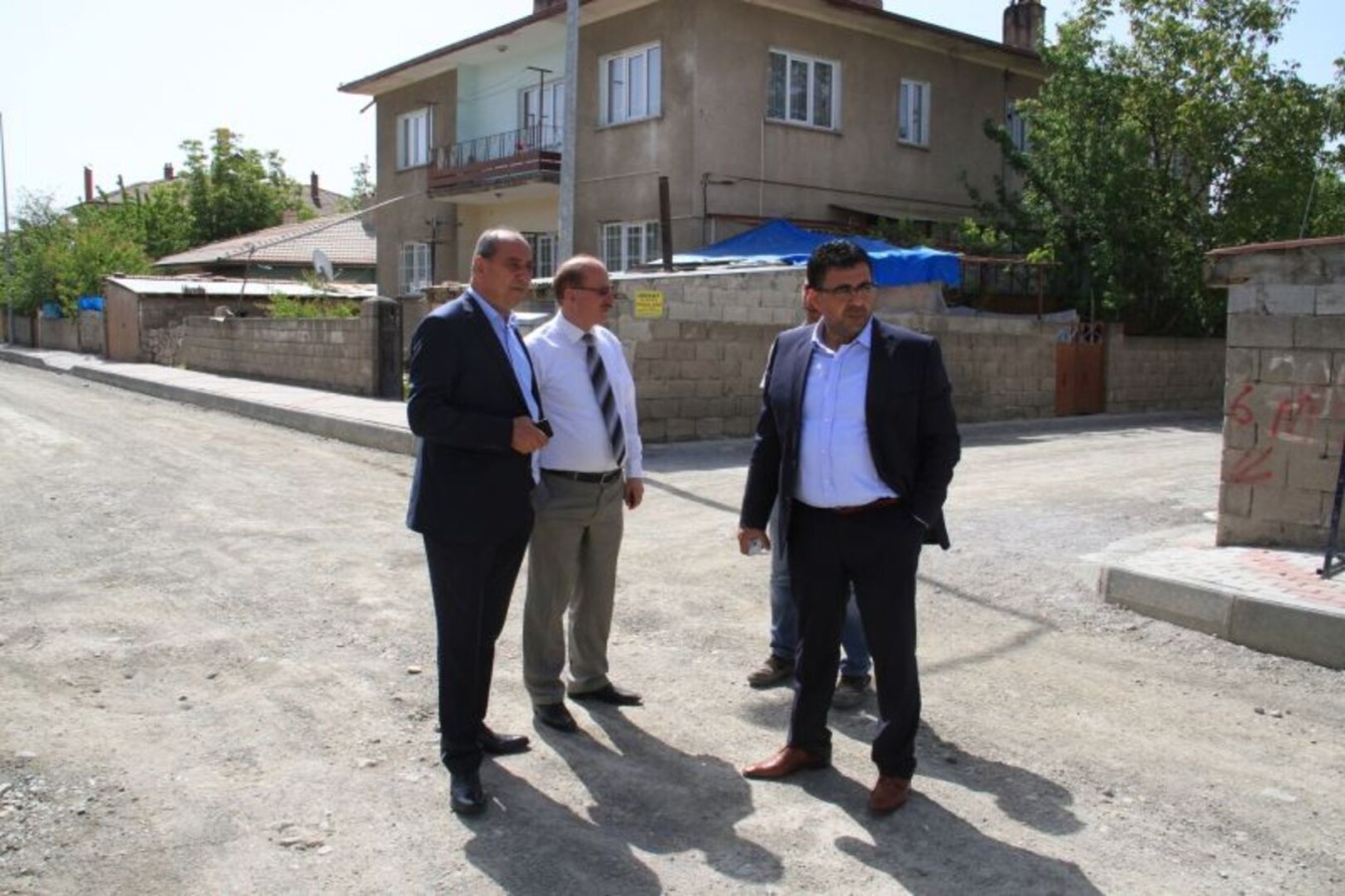 Asfalt ve Kaldırım Çalışmalarına Hız Verdik