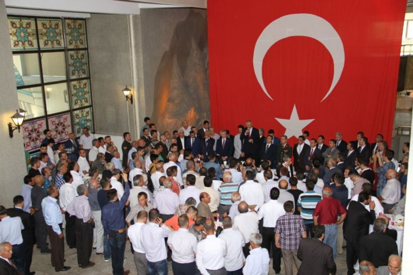 BAKAN YILDIRIM BELEDİYEDE BAYRAMLAŞMA TÖRENİNE KATILDI