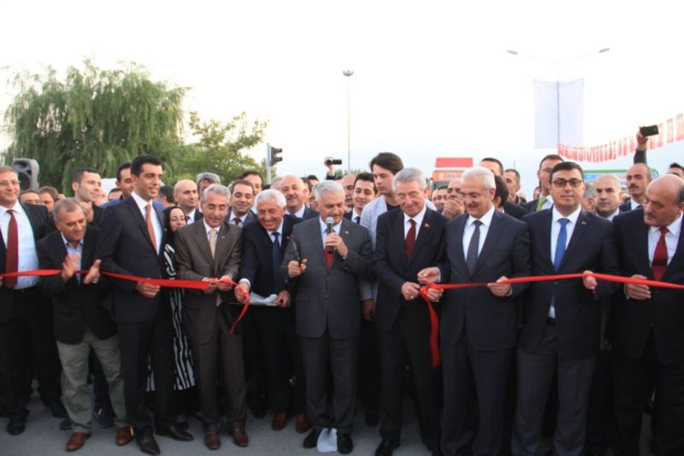 BAKAN YILDIRIM ERZİNCANDAYDI