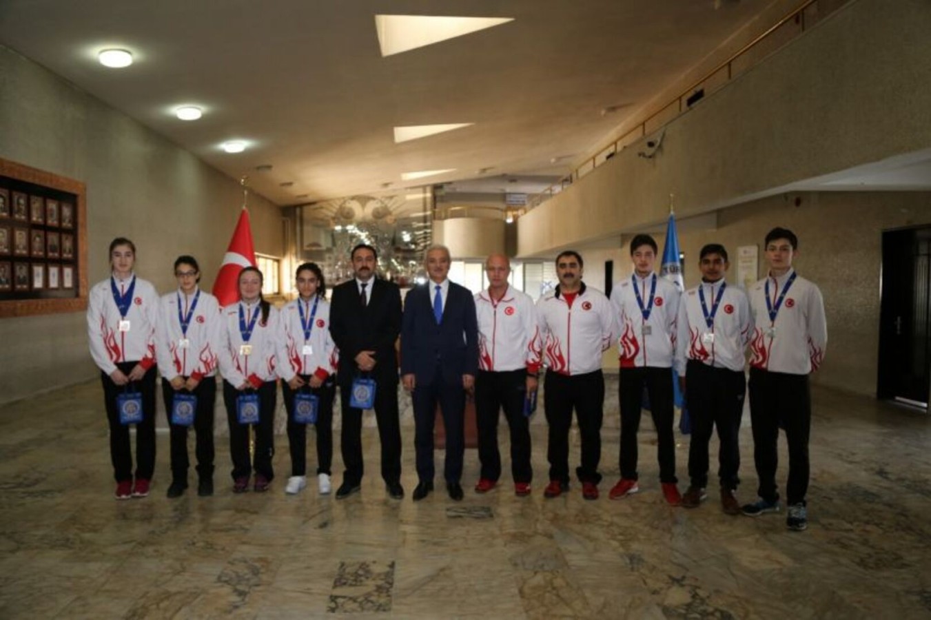 Başarılı Sporculardan Belediye Başkanımıza Ziyaret