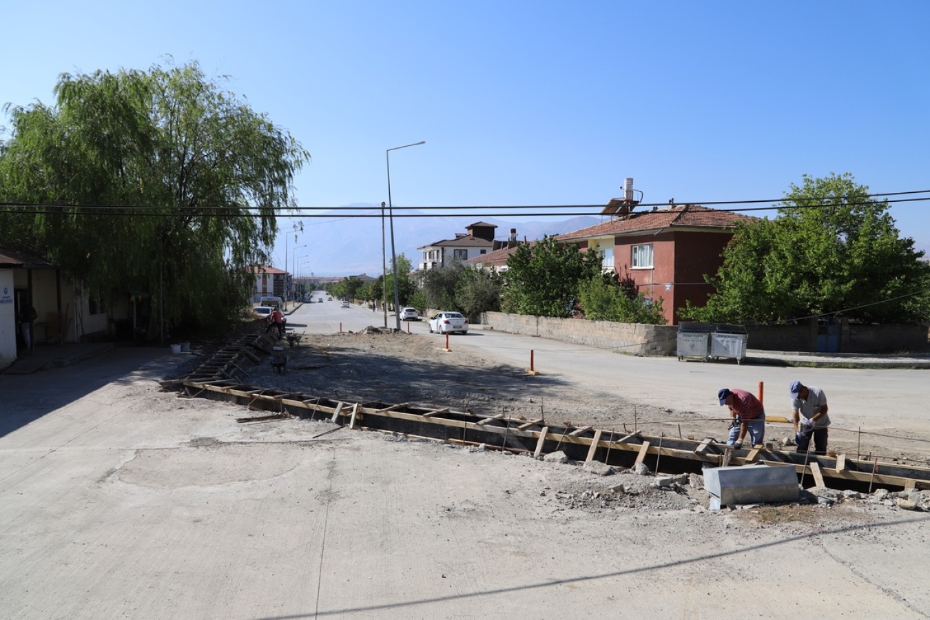 Başbağlar Mahallesi 1404 Sokak'da Yol Genişletme Çalışmaları Başladı