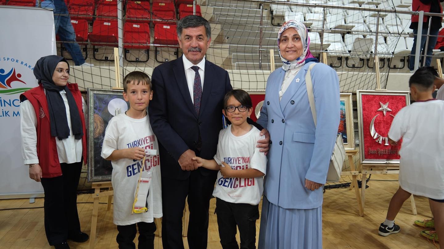 Başkan Aksun, 19 Mayıs Coşkusunu Gençlerle Birlikte Yaşadı
