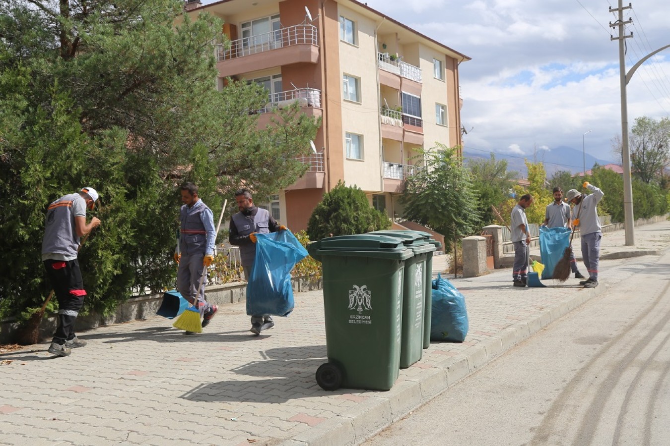 Başkan Aksun; “Daha temiz bir Erzincan için canla başla çalışıyoruz”