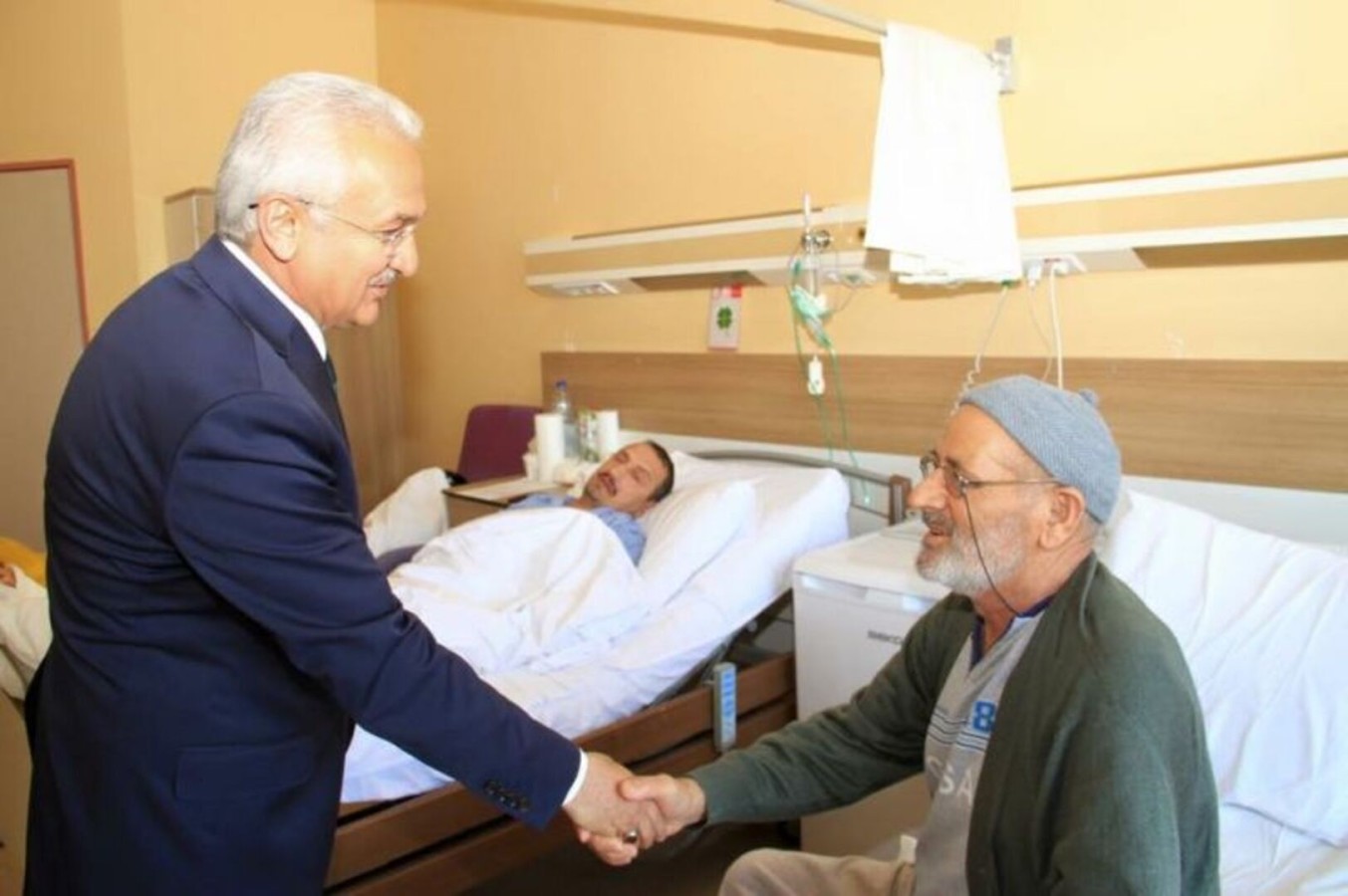 Başkan Başsoy’ dan Hastahane Ziyareti