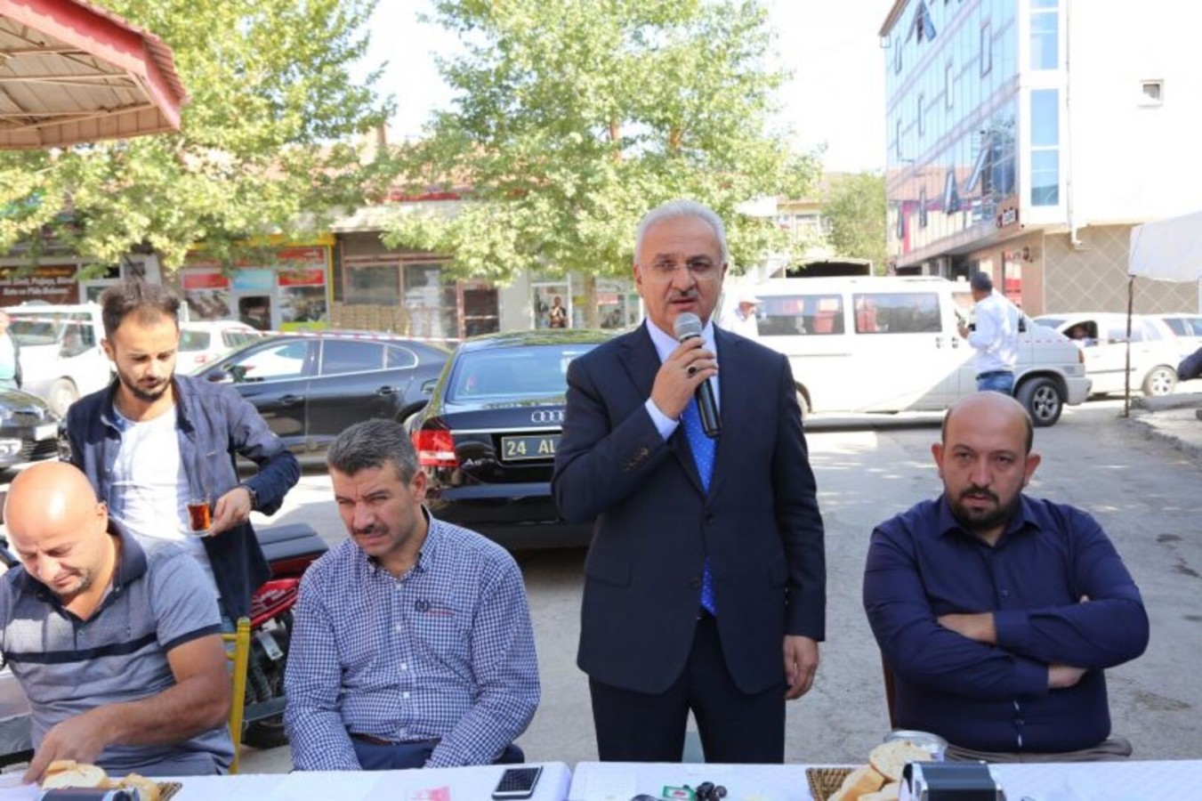 Başkan Başsoy Eski Sanayi Sitesi Esnafıyla Bira Araya Geldi.
