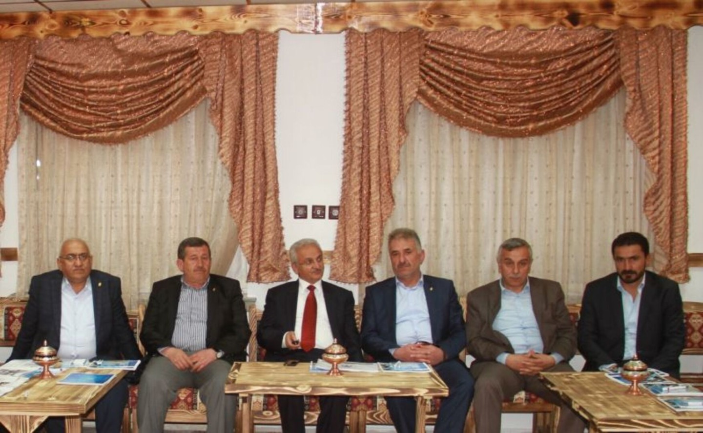 BAŞKAN BAŞSOY  ESNAF VE SANATKÂR ODALARI BİRLİĞİ ODA BAŞKANLARIYLA BİR ARAYA GELDİ