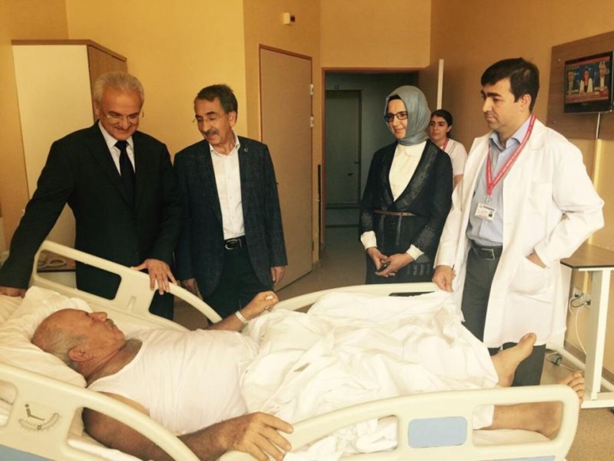 Başkan Başsoy Kadir Gecesinde Hastaları Yalnız Bırakmadı