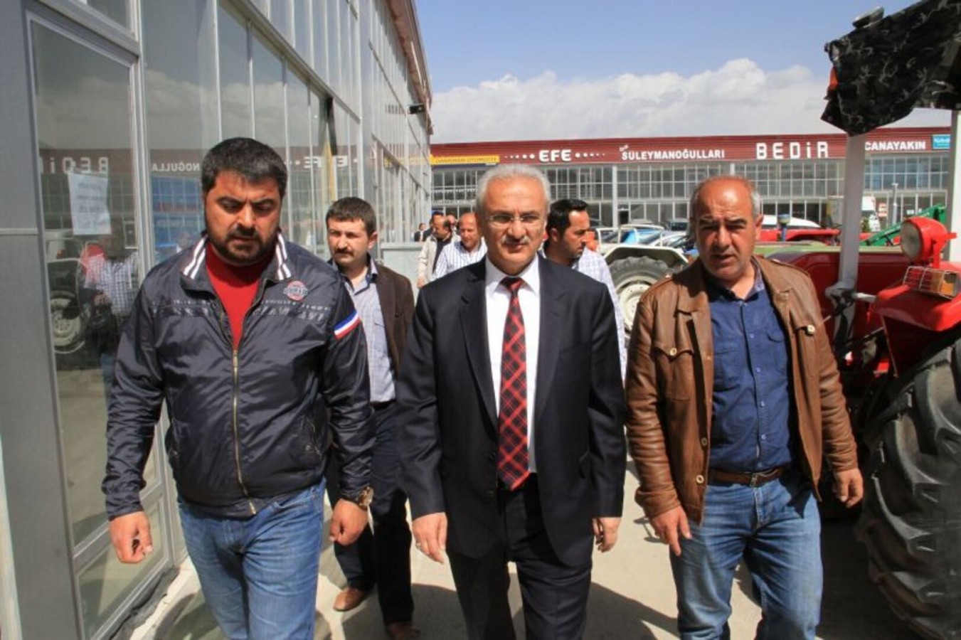 Başkan Başsoy Oto Galericiler Stesini Ziyaret etti