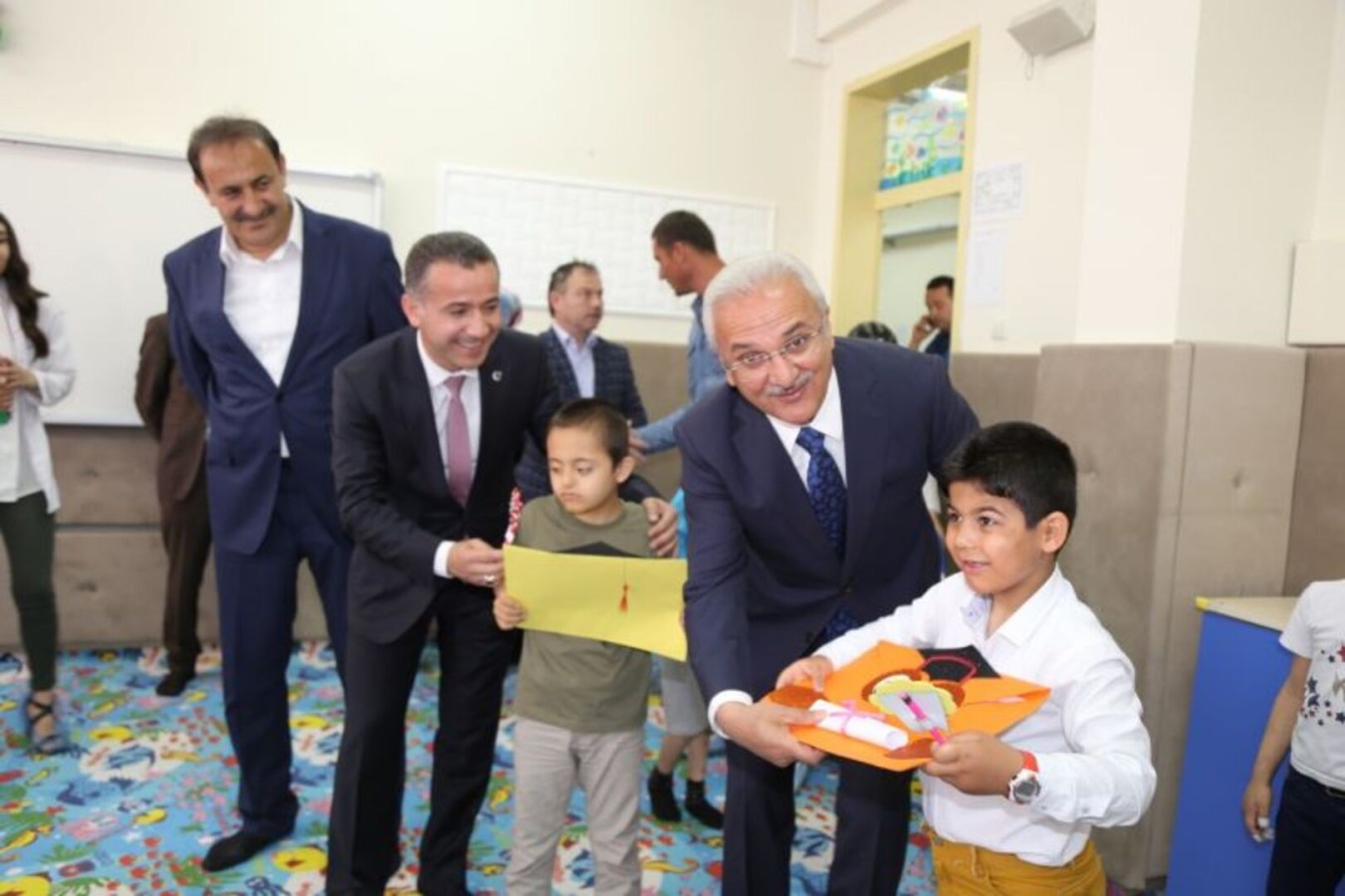 Başkan Başsoy Özel Çocukların Karne Heyecanına Ortak Oldu