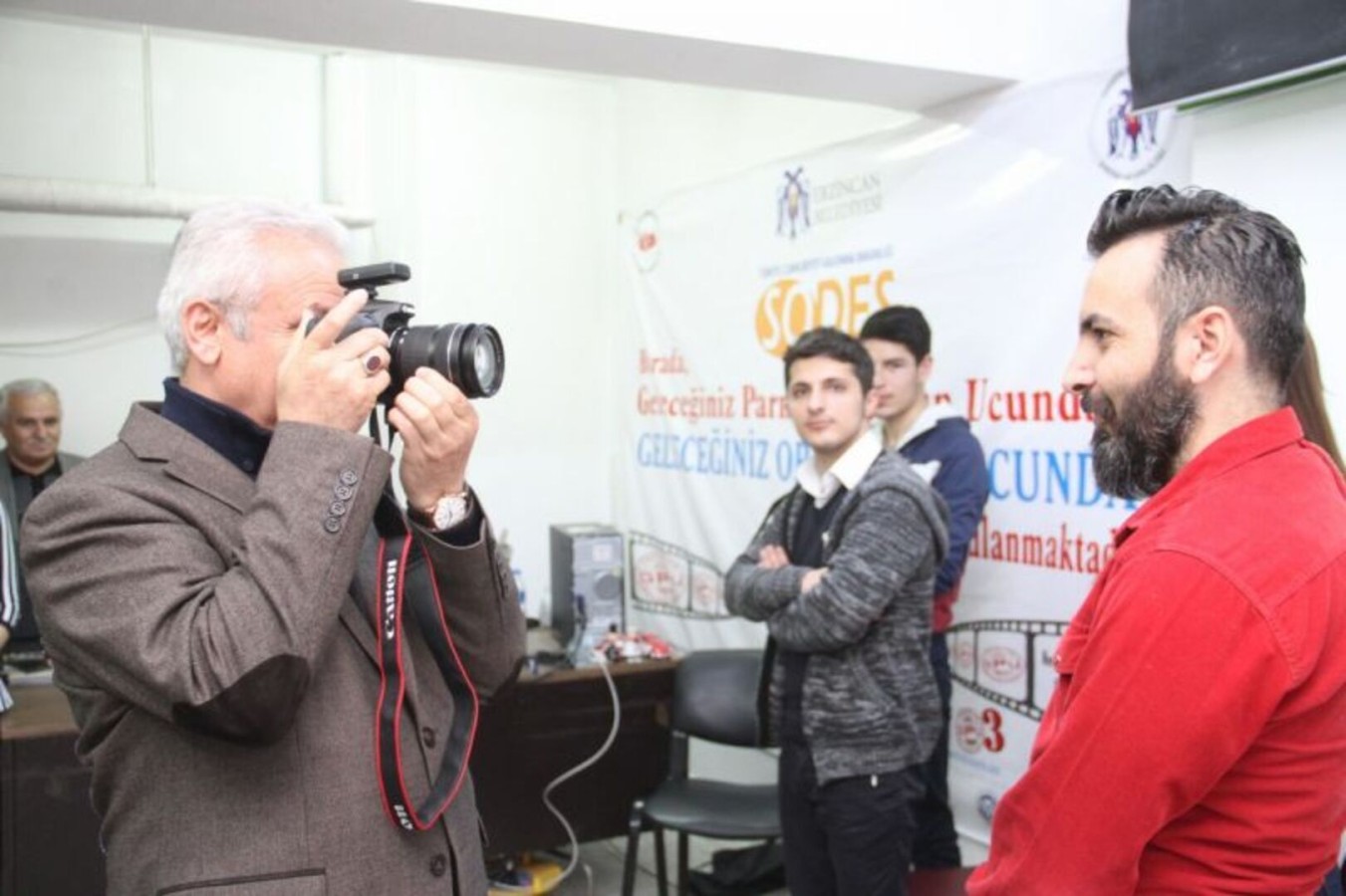 Başkan Başsoy’dan Fotoğrafçılık Kursuna Sürpriz Ziyaret