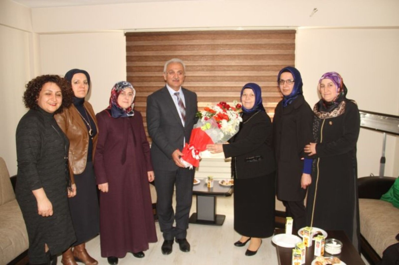 BAŞKAN BAŞSOY’DAN KADIN MECLİSİNE ZİYARET