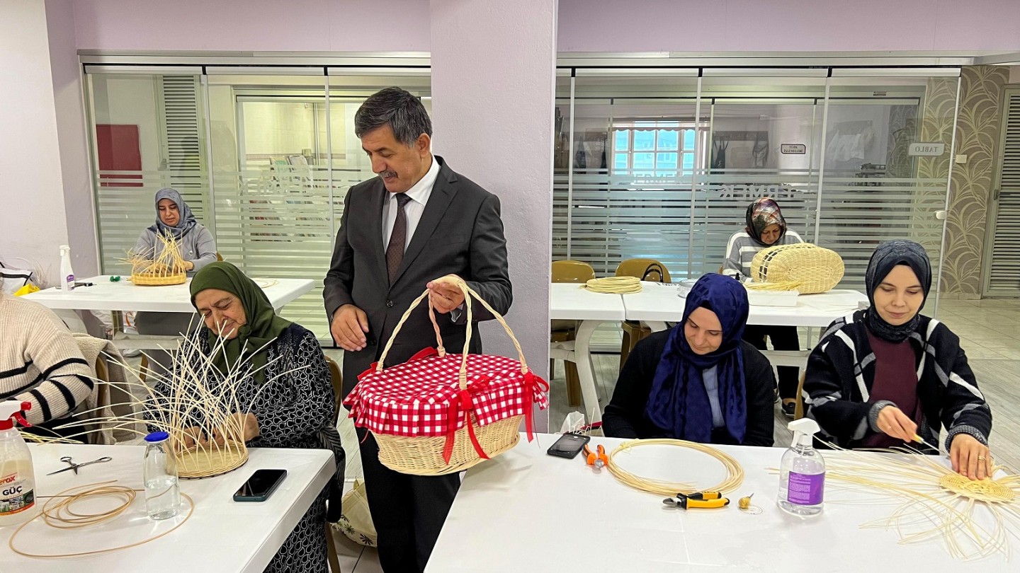 Belediye Başkanımız Bekir Aksun’dan ERMEK Kurslarına ziyaret