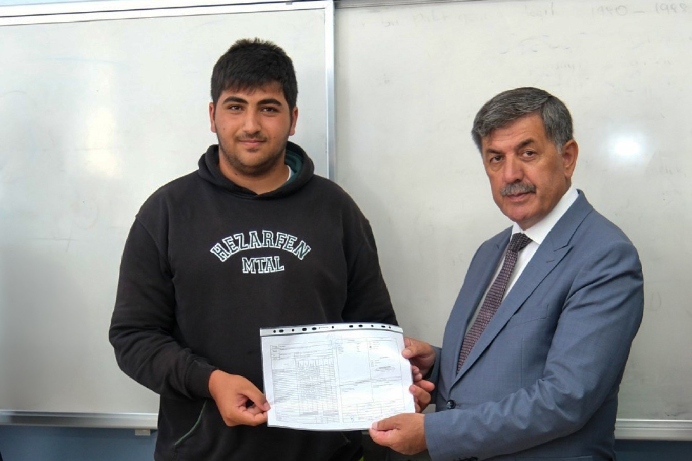 Belediye Başkanımız Sayın Bekir Aksun, 2025-2026 Eğitim Öğretim Yılı karne törenine katıldı