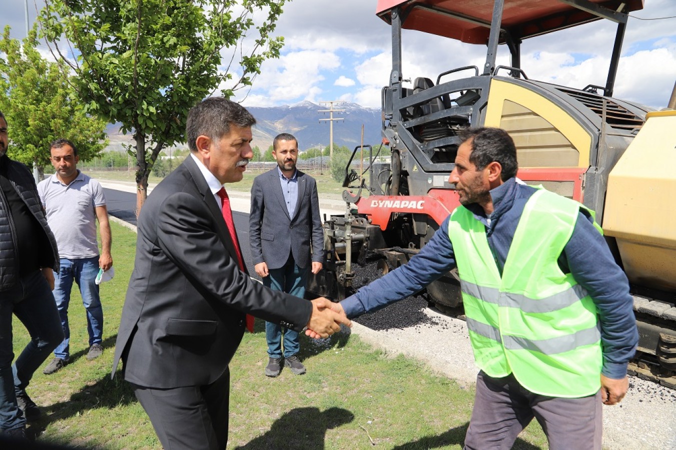 Belediye Başkanımız Sayın Bekir Aksun çalışmaları inceledi