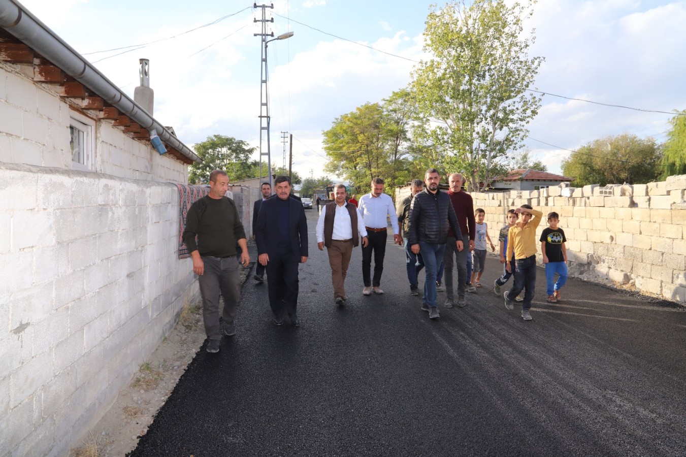 Belediye Başkanımız Sayın Bekir Aksun çalışmaları yerinde inceliyor