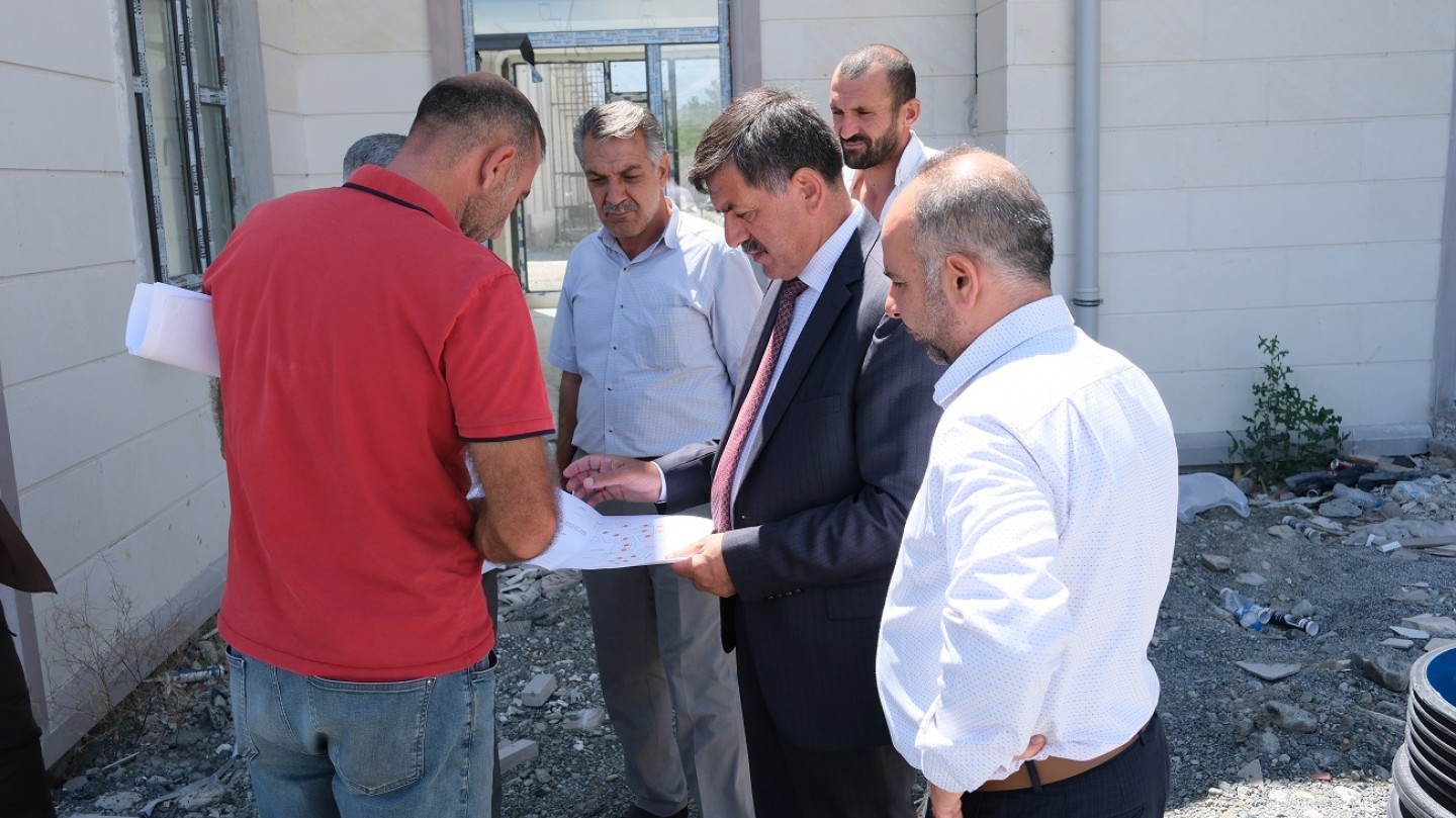 Belediye Başkanımız Sayın Bekir Aksun, Terzibaba Külliyesi inşaatında devam eden çalışmaları yerinde inceledi.