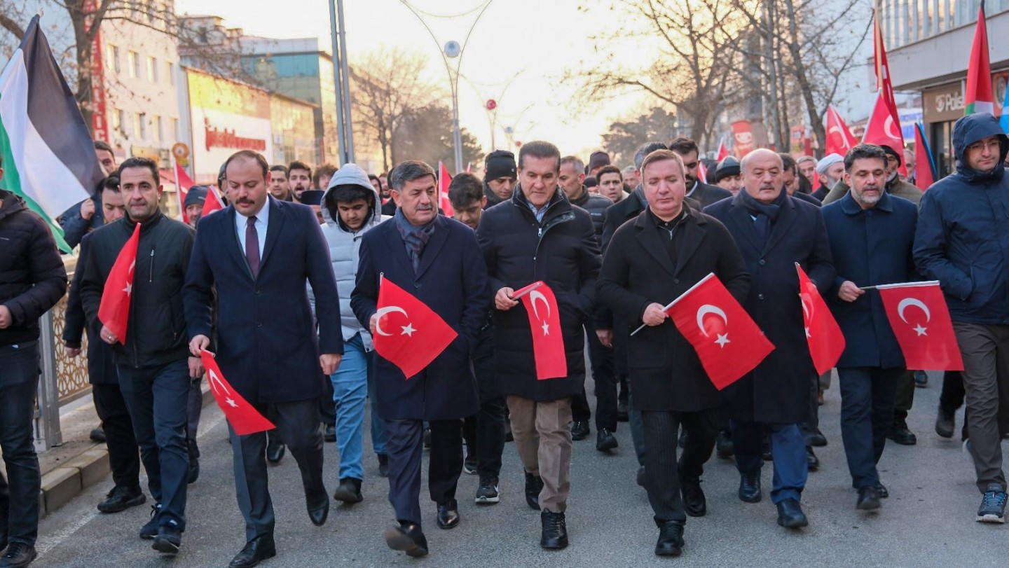 Belediye Başkanımız Sn. Bekir Aksun "Üç Ayları Hep Birlikte Karşılıyoruz, Sabah Namazında Bir Araya Geliyoruz” programına katıldı.