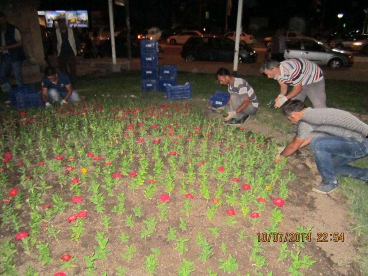 Belediye Ekipleri Gece Gündüz Çalışıyor.