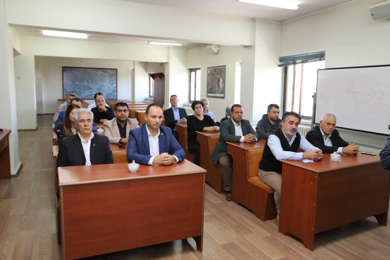 Belediye Meclisi Barış Pınarı Harekâtı Gündemiyle Olağanüstü Toplandı