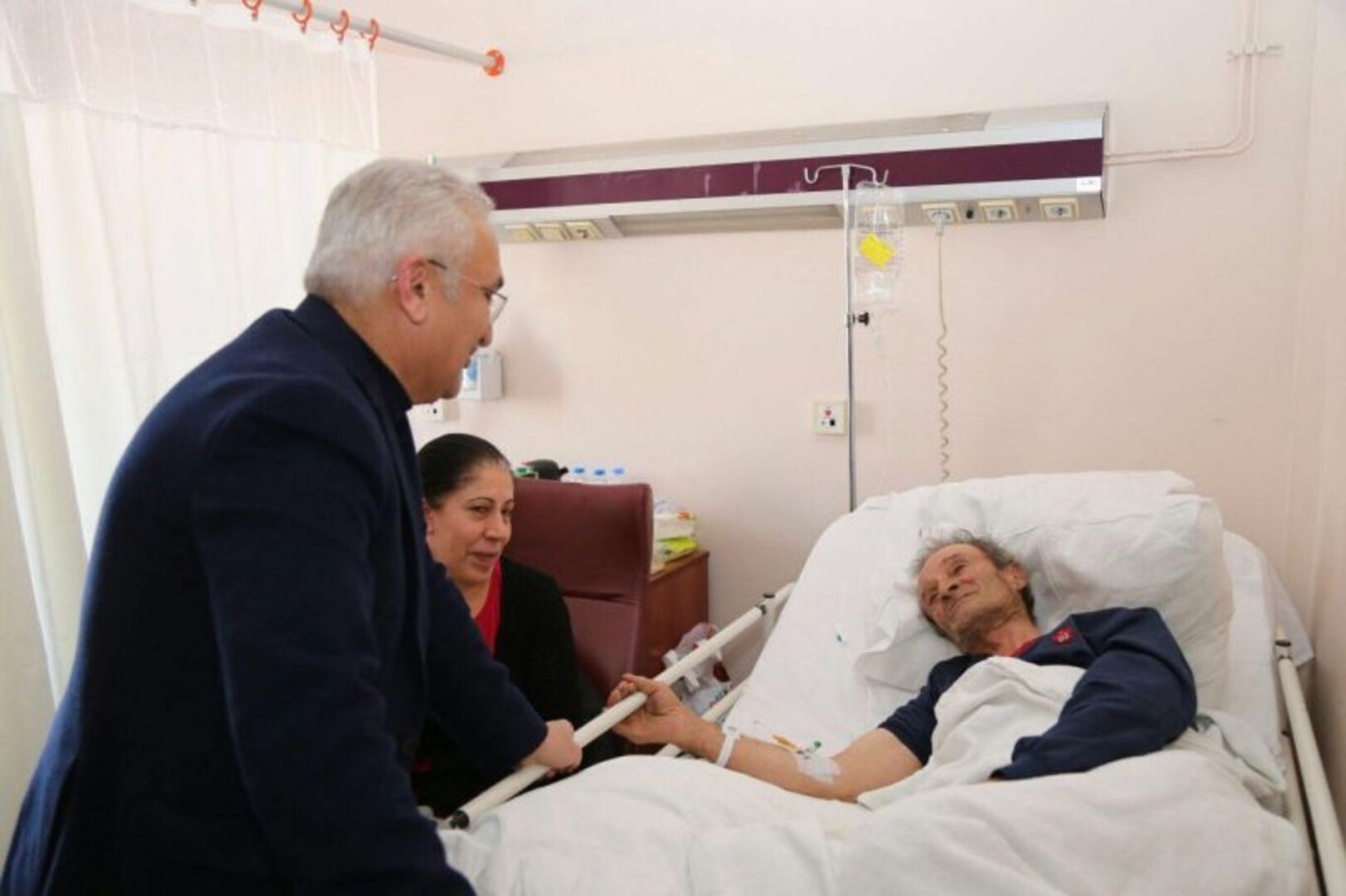 BELEDİYEBAŞKANIMIZ CEMALETTİN BAŞSOY’ DAN HASTAHANE ZİYARETİ