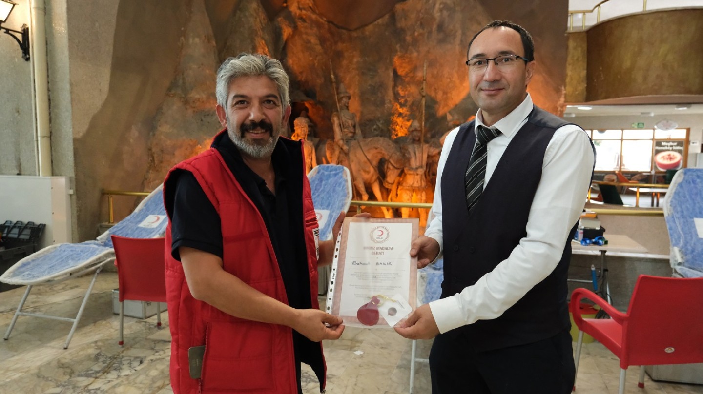 Belediyemiz çalışanları Kızılay’a kan bağışında bulundu