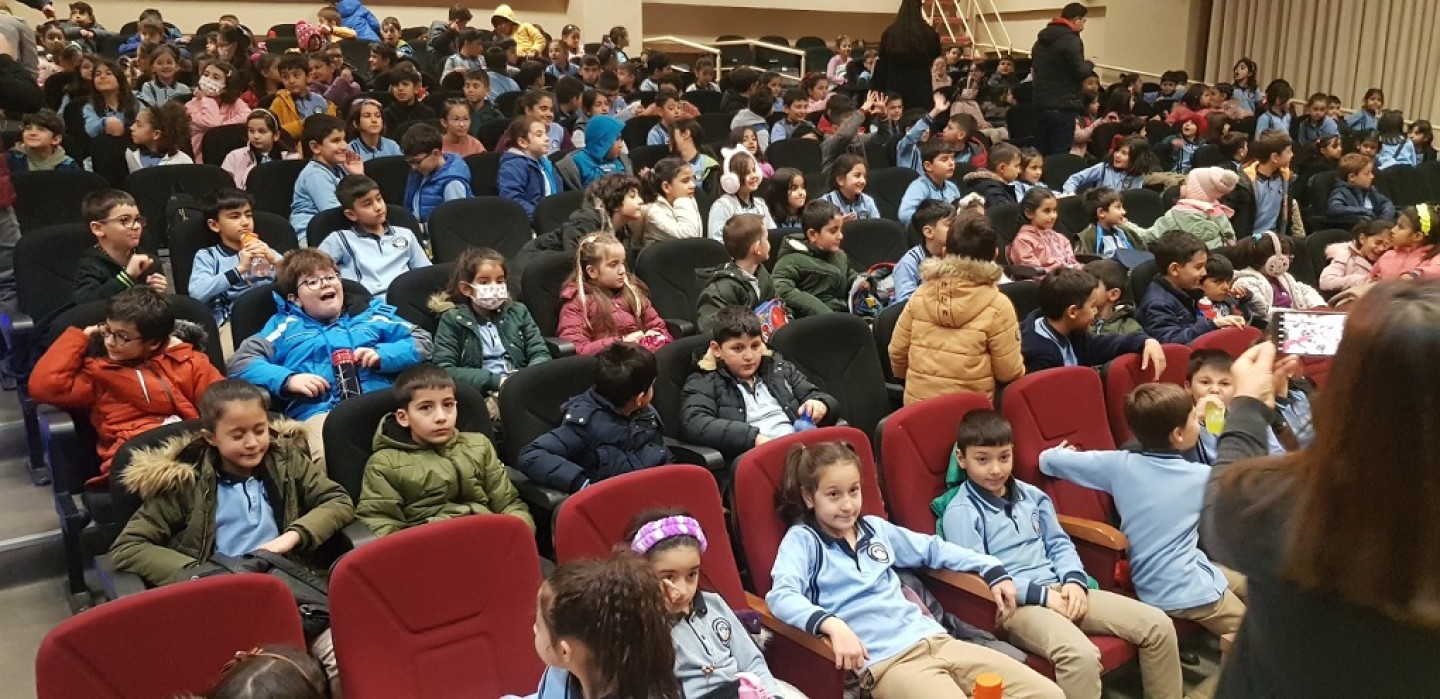 Belediyemiz Tiyatro Ekibi, Tiyatro gösterilerine devam ediyor.