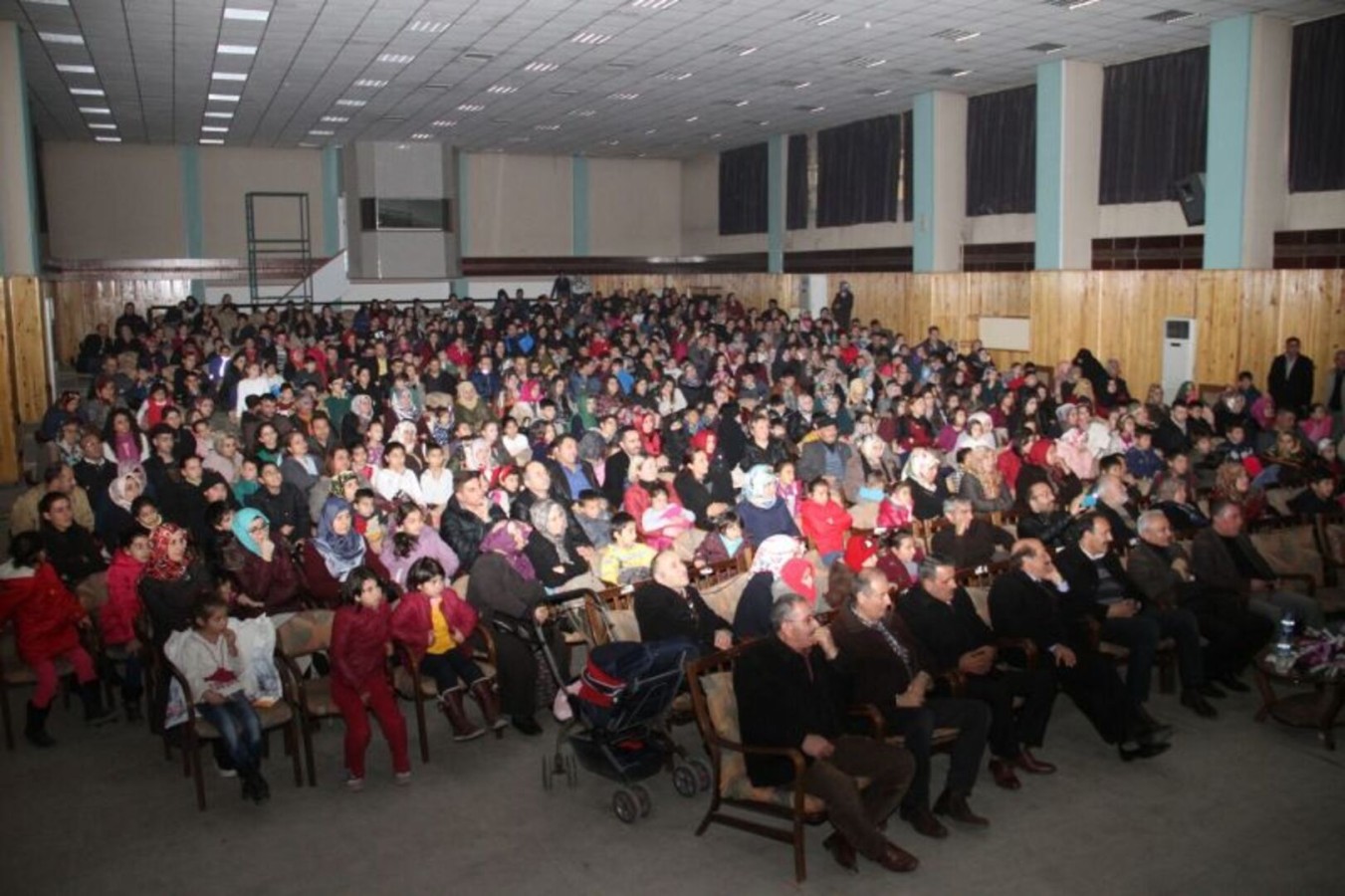 Biz Daha Çocuğuz isimli tiyatro sergilendi
