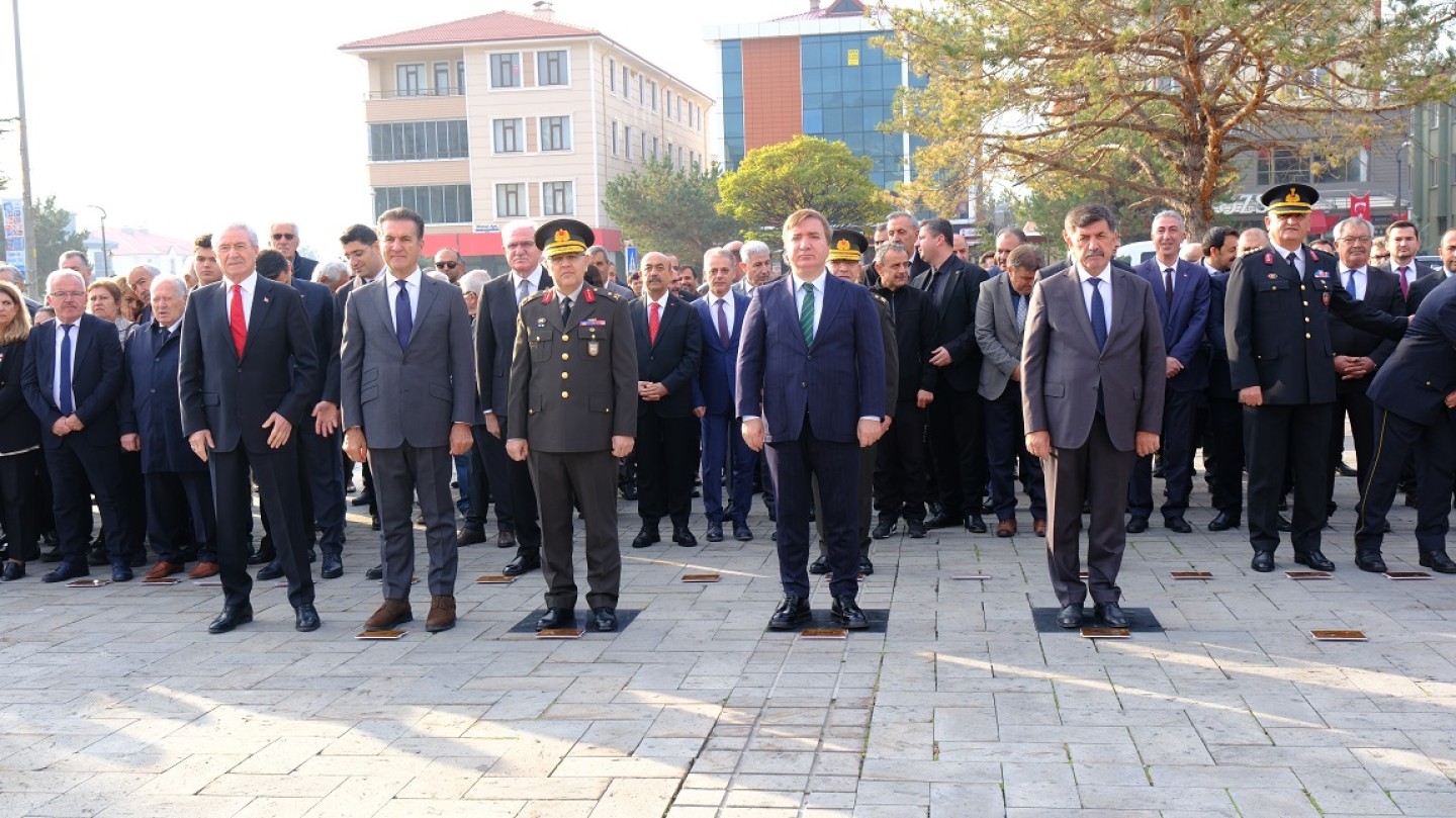 Büyük Önder Mustafa Kemal Atatürk’ü saygıyla andık
