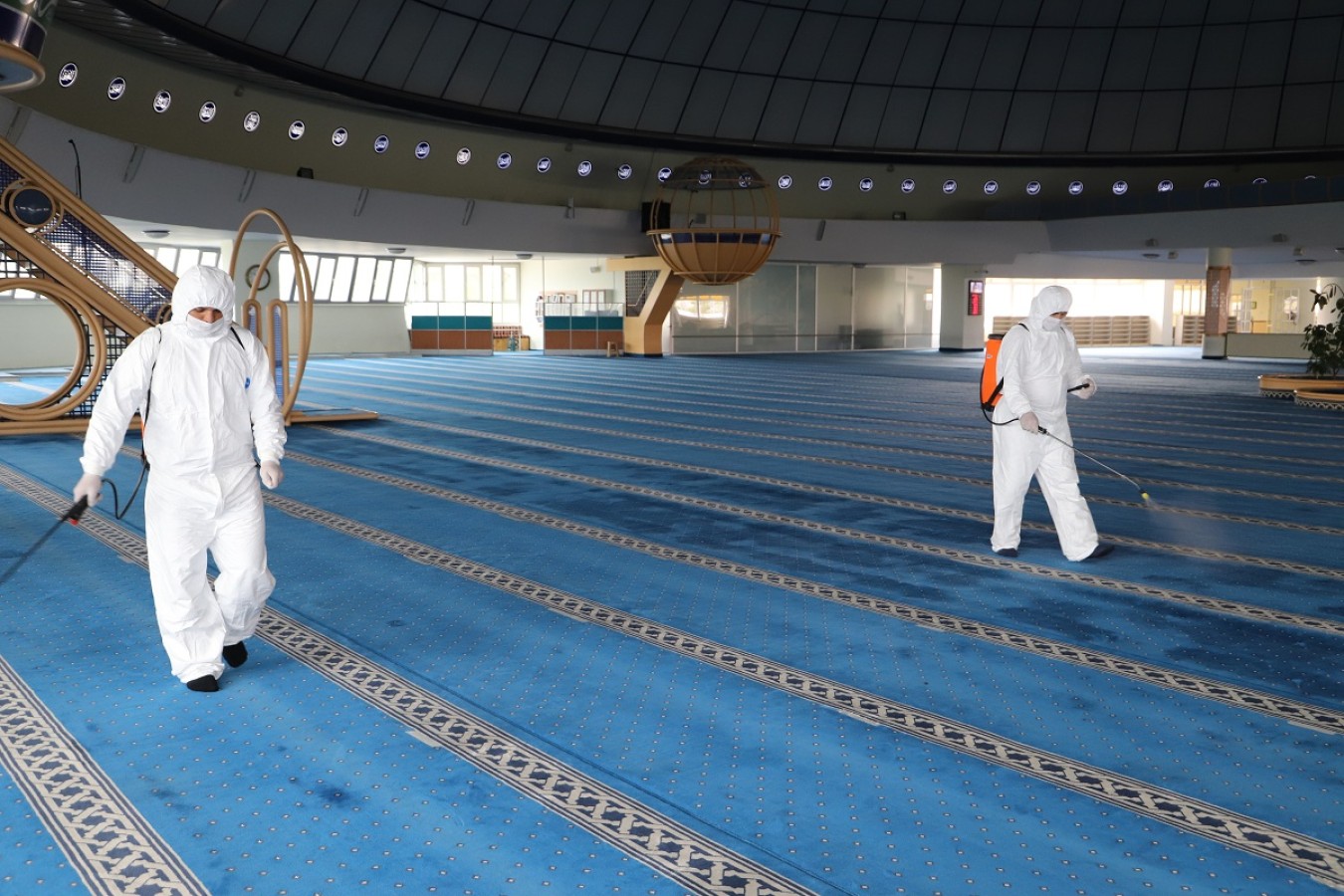 Camiler ve Şehirlerarası Otobüs Terminali Dezenfekte Edildi