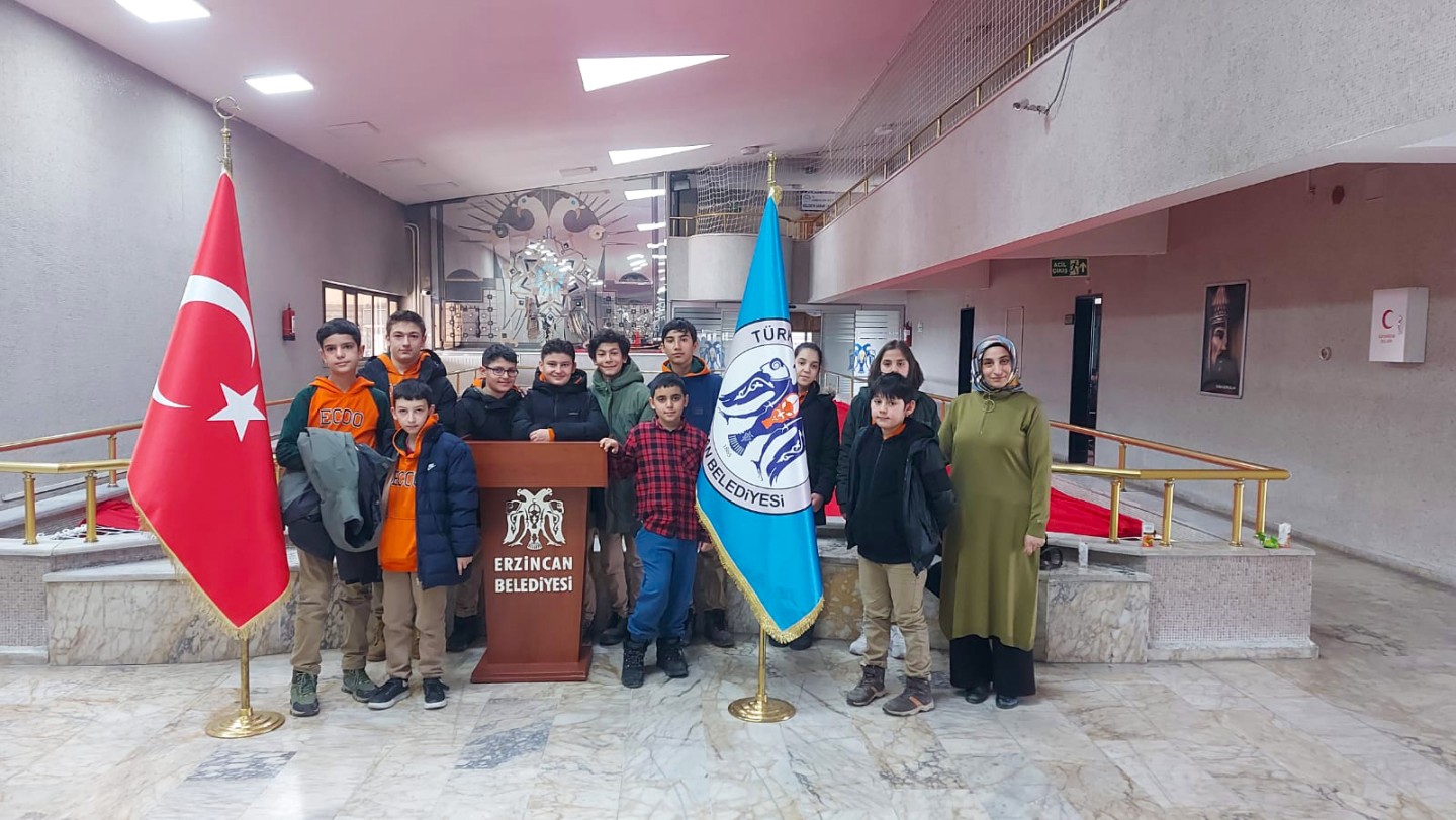 Cumhuriyet Ortaokulu Öğrencilerinden Belediyemize Ziyaret