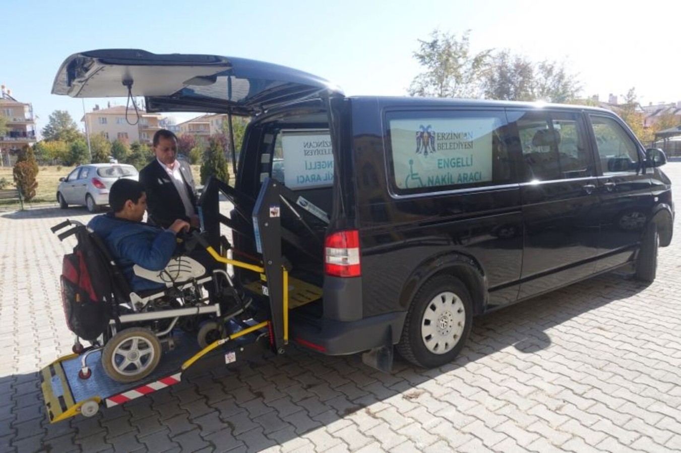 Engelli ve Yaşlı Hemşehrilerimizin Sosyalleşmesine Yardımcı Oluyoruz