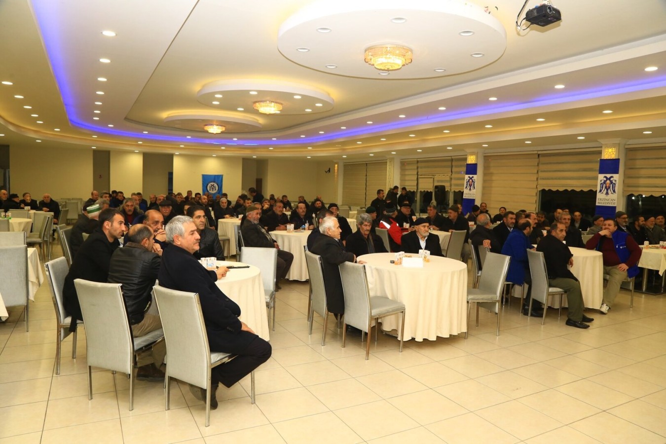 Erzincan Belediye Başkanı Aksun Yeni Bağlanan Mahalle Sakinleriyle Buluşuyor