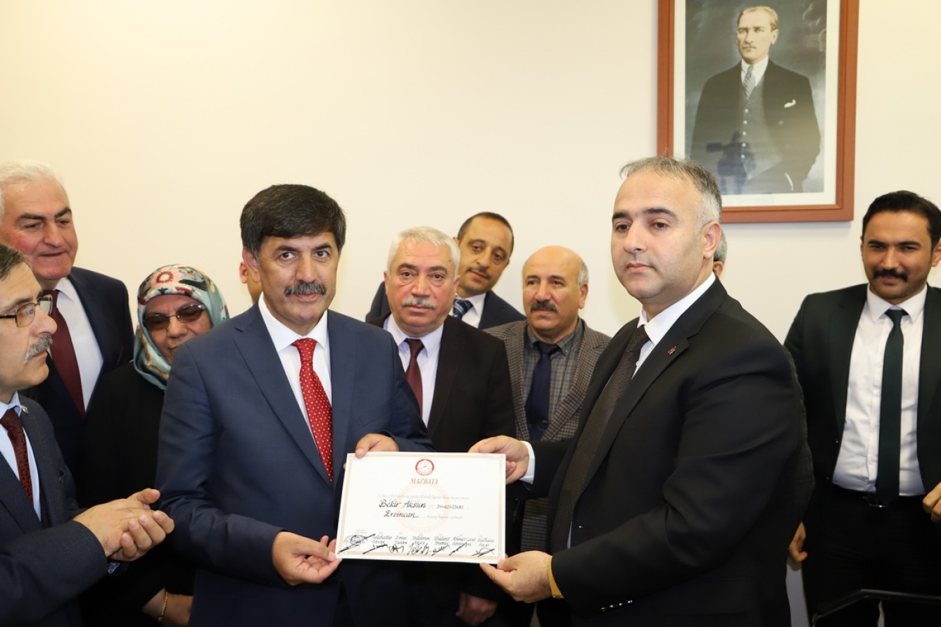 Erzincan Belediye Başkanı Bekir Aksun Mazbatasını Aldı