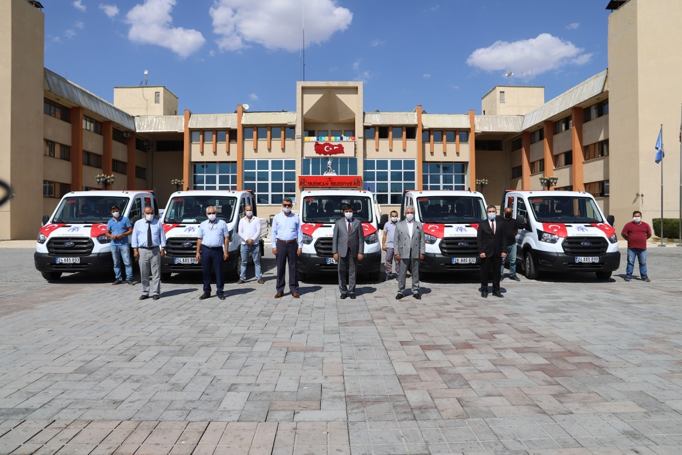 Erzincan Belediyesi Araç Parkına Yeni Araçlar Ekledi
