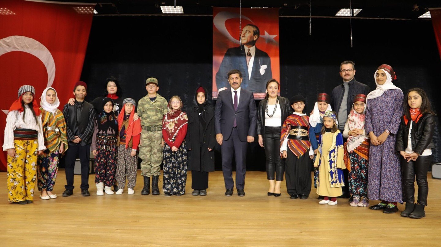 Erzincan Belediyesi Çocuk Tiyatrosundan Anlamlı Program 
