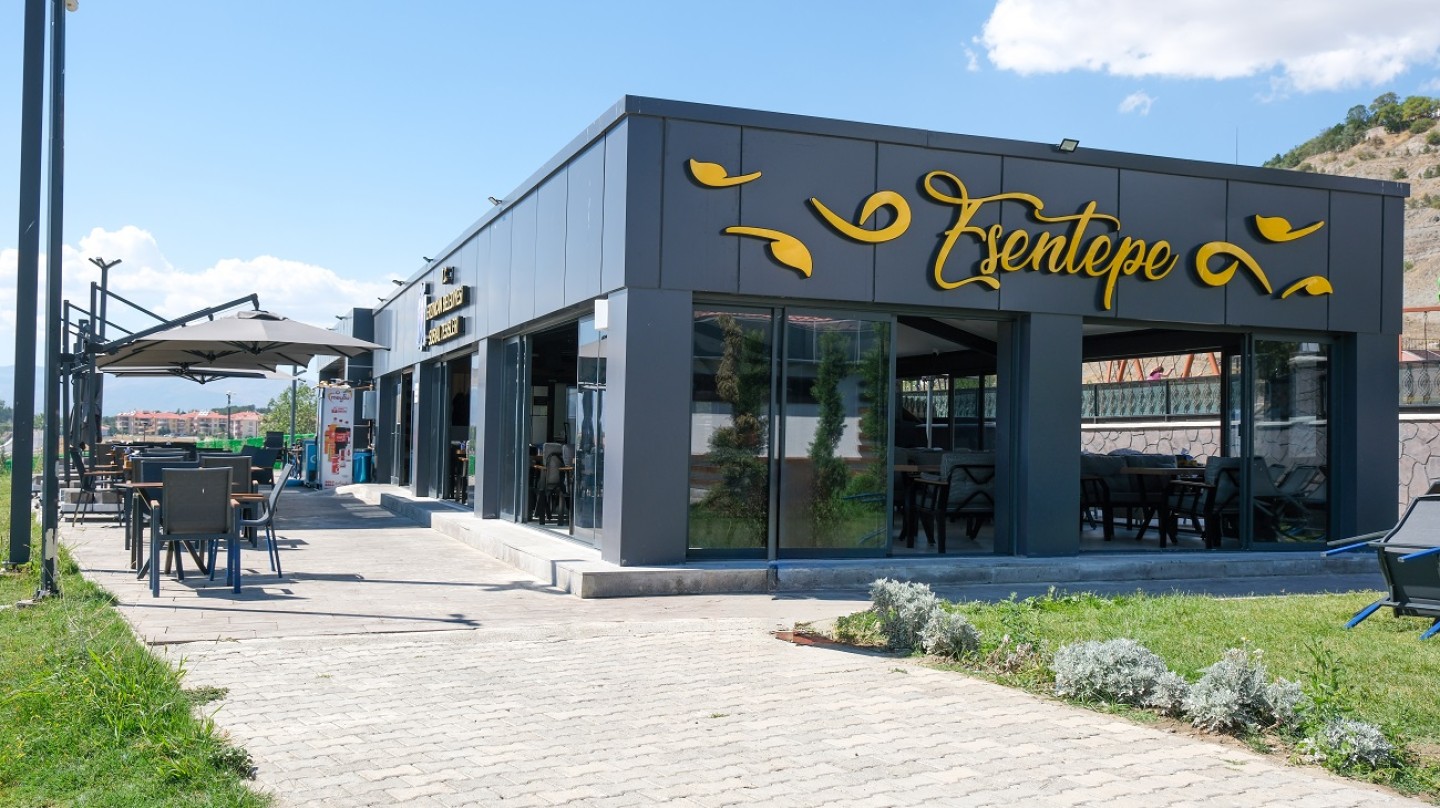 Erzincan Belediyesi Esentepe Sosyal Tesisleri hizmete devam ediyor.
