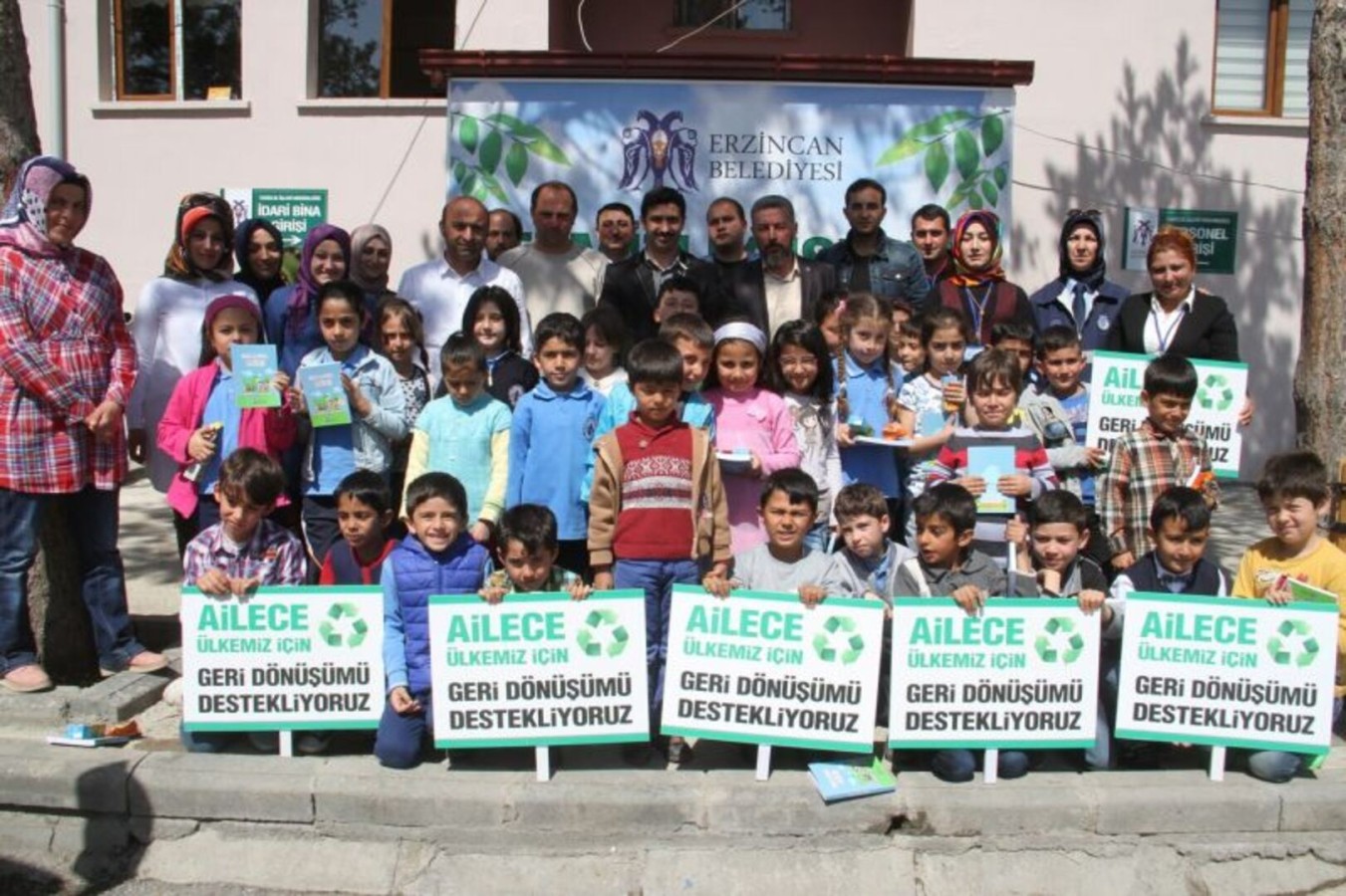 Erzincan Belediyesi Geri Dönüşüm Eğitimlerine Devam Ediyor