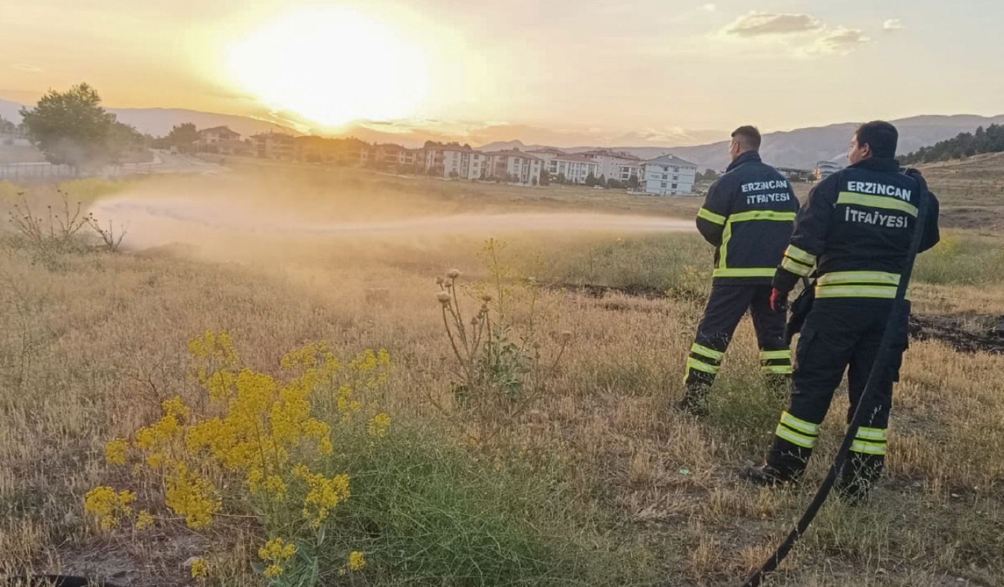 Erzincan Belediyesi İtfaiye Ekipleri 7 Gün 24 Saat Görev Başında.